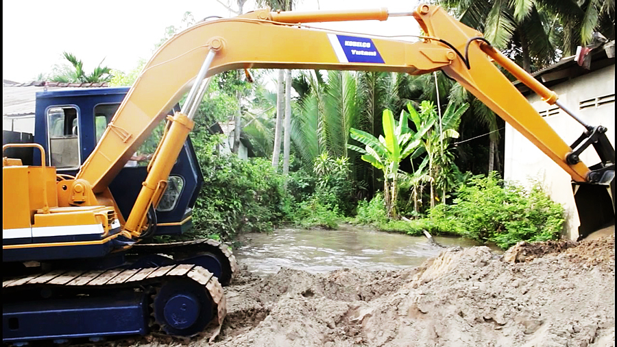 Cranes excavator xe cần cẩu lớn cuốc đất  Kids Family  YouTube